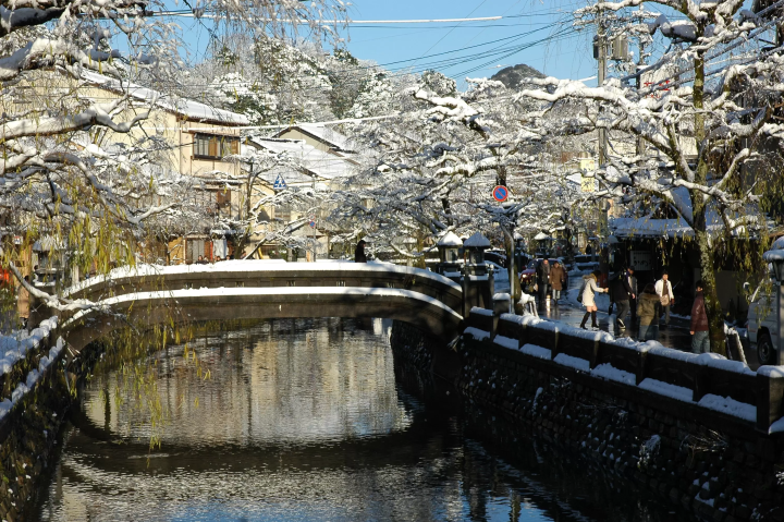 Kinosaki Onsen: A townscape with a typical Japanese atmosphere, a two-star hot spring town in the Michelin Green Guide Japon.