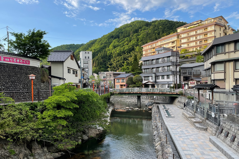 浸かって、飲んで、食べて“源泉”をとことん楽しむ 湯村温泉の「湯がき文化」-兵庫テロワール旅-