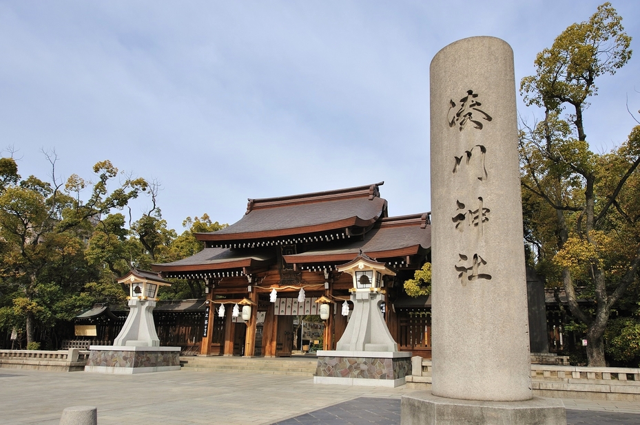 湊川神社（楠公さん） | 観光スポット | 【公式】兵庫県観光サイト HYOGO!ナビ | 知っておきたい観光情報が盛りだくさん！