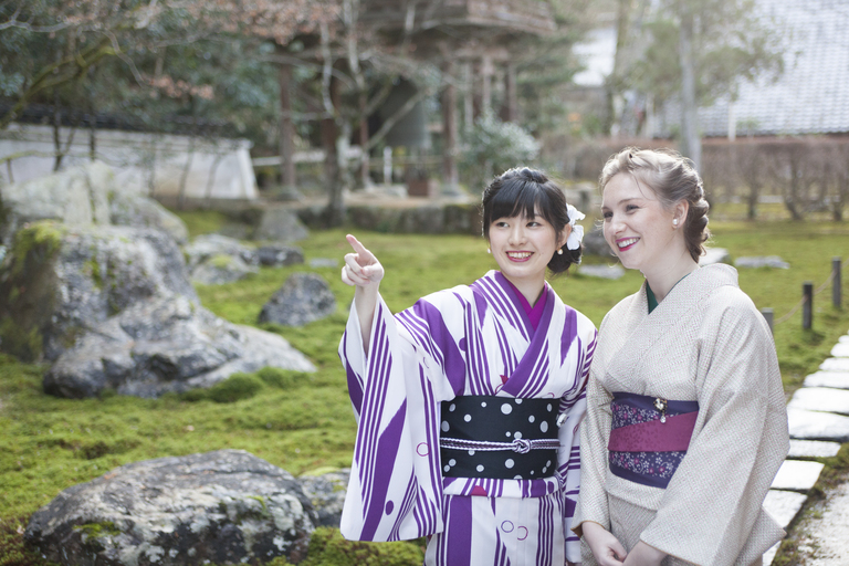 Strolling Through the Charming Town of Izushi in Rental Kimono