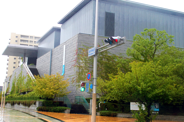 雨の日も 晴れの日も 安藤忠雄建築の魅力にひたれる芸術の１日 兵庫県立美術館 Ando Gallery 安藤忠雄コーナー 口コミ 兵庫県公式観光サイト Hyogo ナビ ひょうごツーリズムガイド