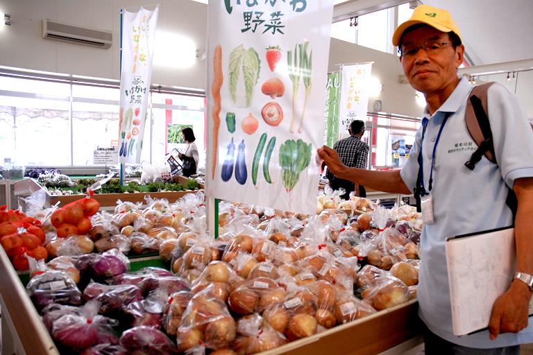 源流が育む町内産の新鮮野菜を求め 行列ができる 道の駅いながわ 口コミ 兵庫県公式観光サイト Hyogo ナビ ひょうごツーリズムガイド