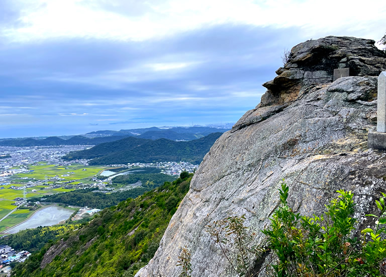 限定SALE豊富な巨岩の丘４ 自然、風景画