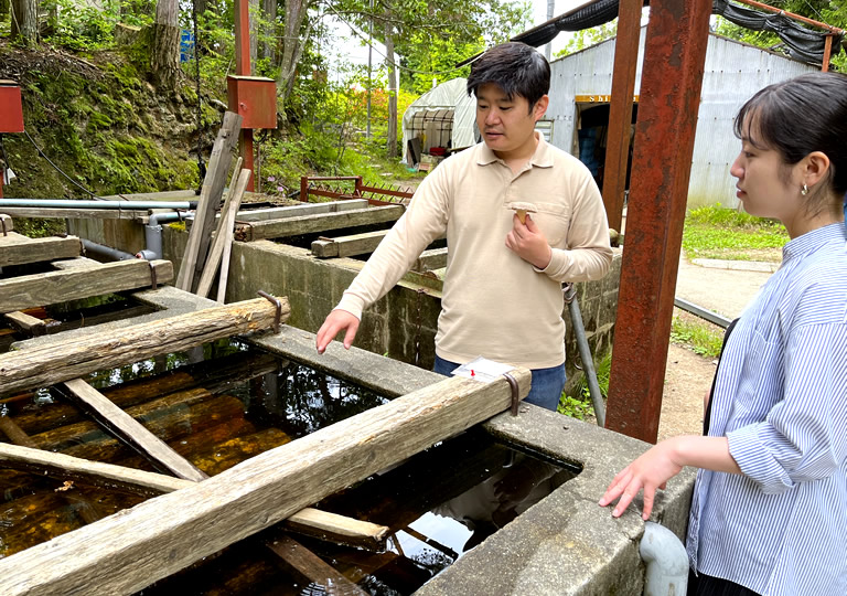 国内生産量のわずか7%！希少な「原木しいたけ」 収穫体験＆もぎたてBBQ -兵庫テロワール旅- | 口コミ | 【公式】兵庫県観光サイト  HYOGO!ナビ | 知っておきたい観光情報が盛りだくさん！