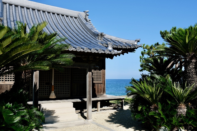 Small but beautiful Kareki Shrine