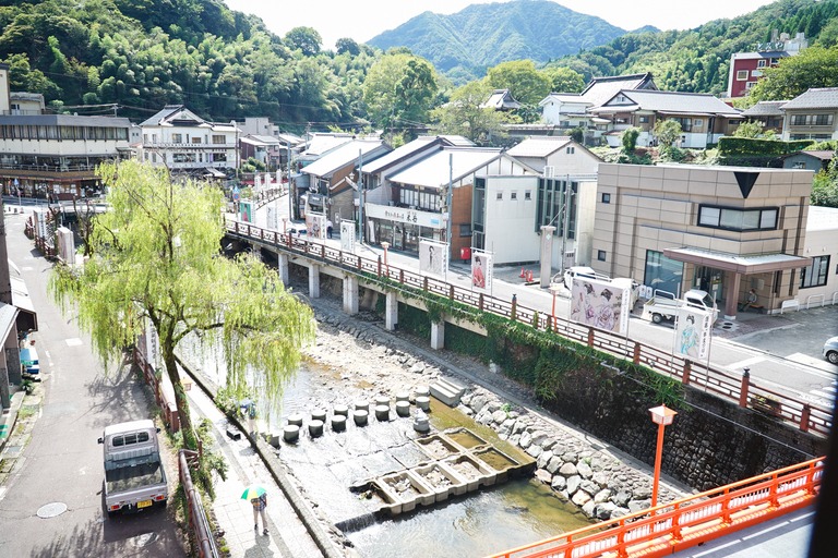 レトロな風情溢れる温泉街・湯村温泉
