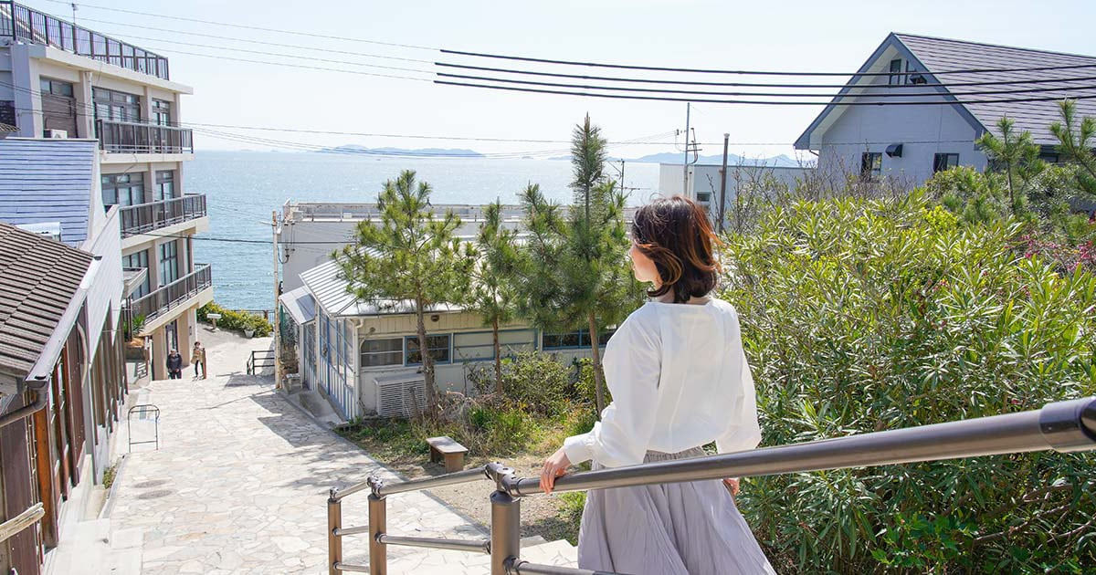 レトロな街並みをゆるりと散策。歴史に触れながら工芸体験も楽しむ旅