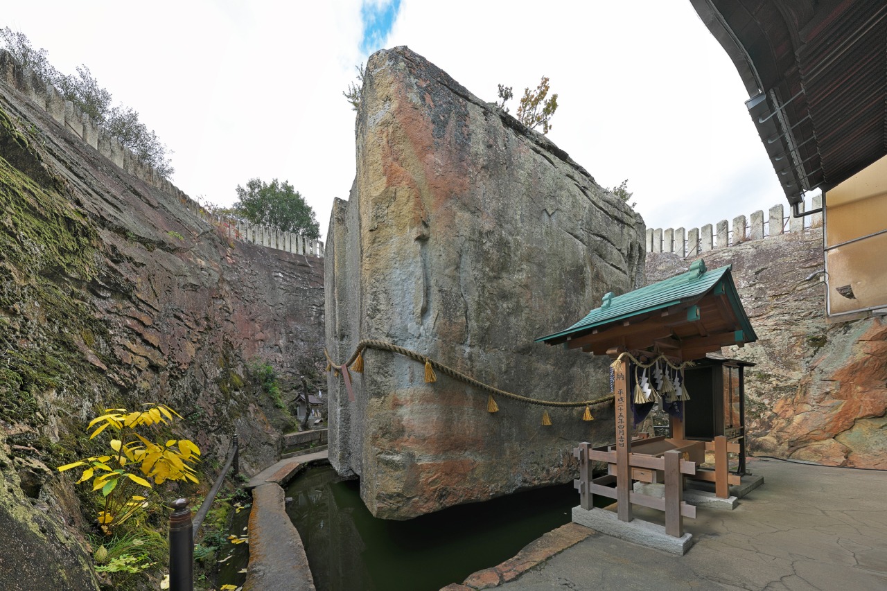 生石神社(石の宝殿)