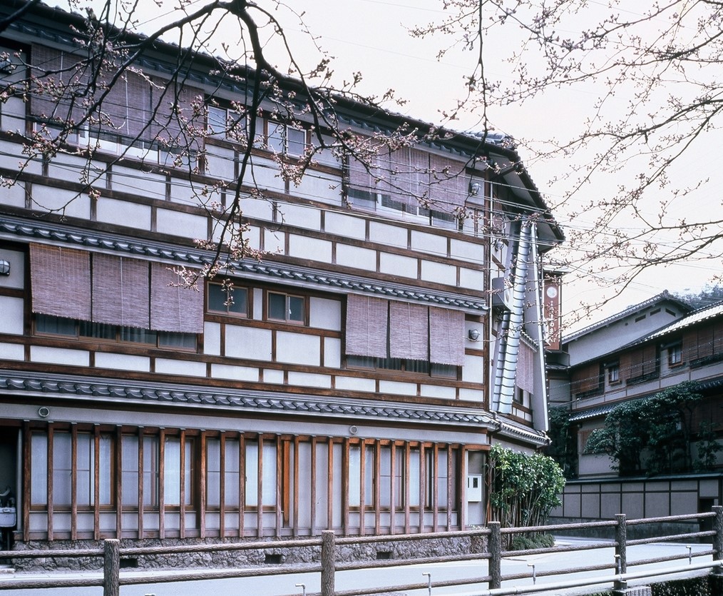 千年の湯古まん別館